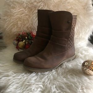 North Face Ballard Pull On Boots Textured